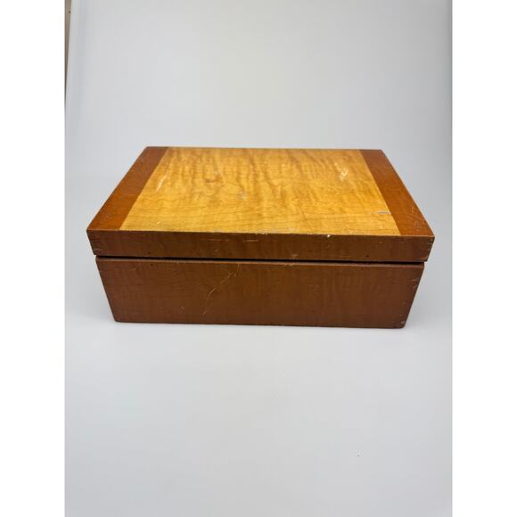 Vintage Vintage Streamlined Design Wooden Jewelry Box with Red Bakelite Handle - Picture 3 of 10